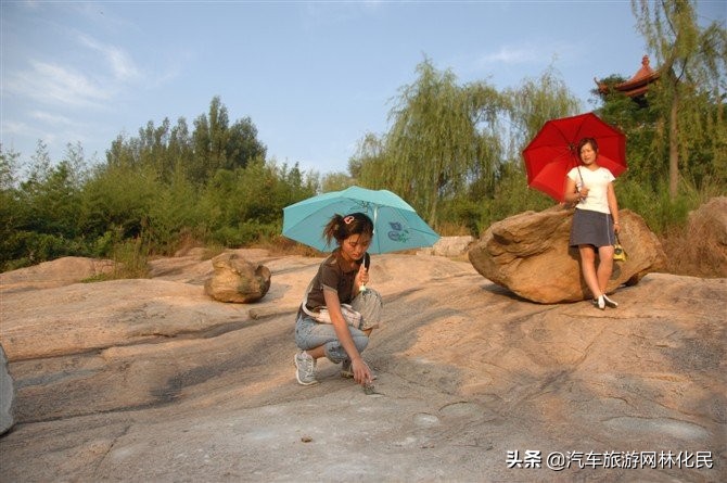 费县云瀑洞天最早叫指动石风景区